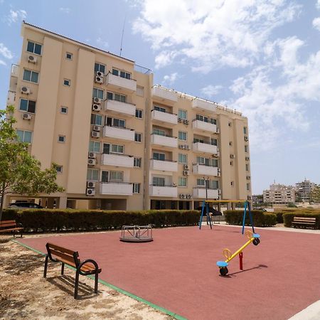 Kave Blue Mackenzie 1 Bdr Flat With Pool Apartment Larnaca Luaran gambar