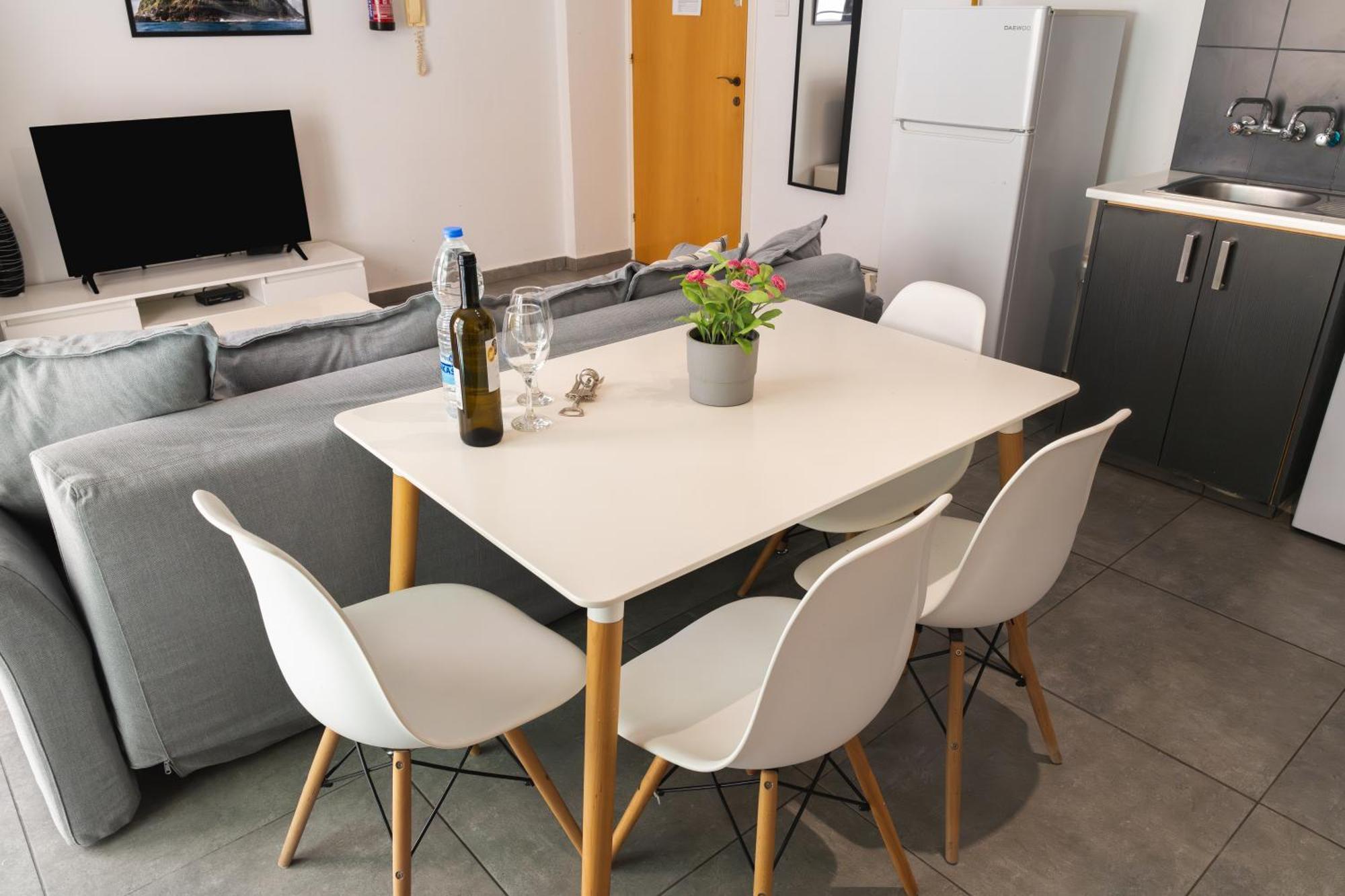 Kave Blue Mackenzie 1 Bdr Flat With Pool Apartment Larnaca Luaran gambar